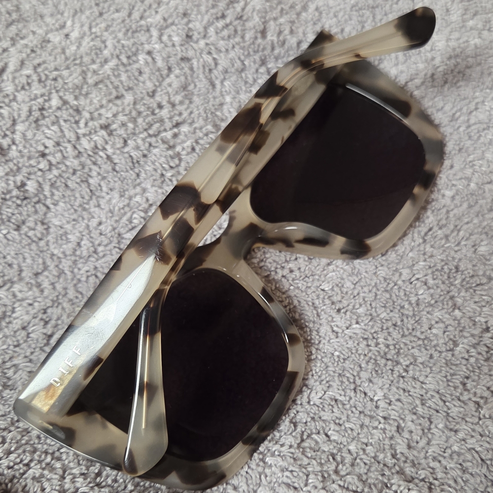 Diff Eyewear Tortoise Shell Sunglasses - image 7